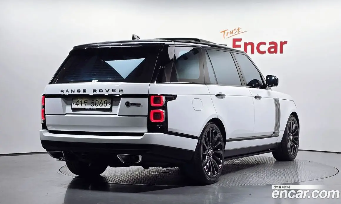 Land Rover Range Rover 2017 4.4 автомат (гидро), фото 1 Land Rover Range Rover 2017 4.4 автомат (гидро), фото 1
