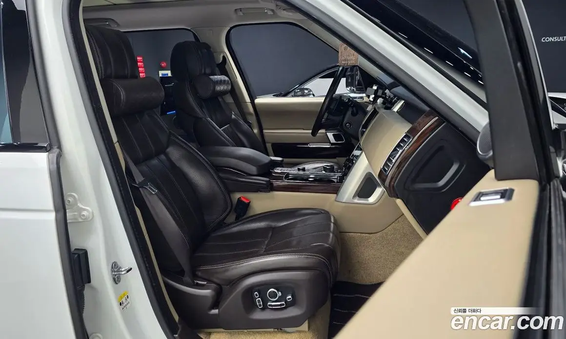 Land Rover Range Rover 2017 4.4 автомат (гидро), фото 12 Land Rover Range Rover 2017 4.4 автомат (гидро), фото 12