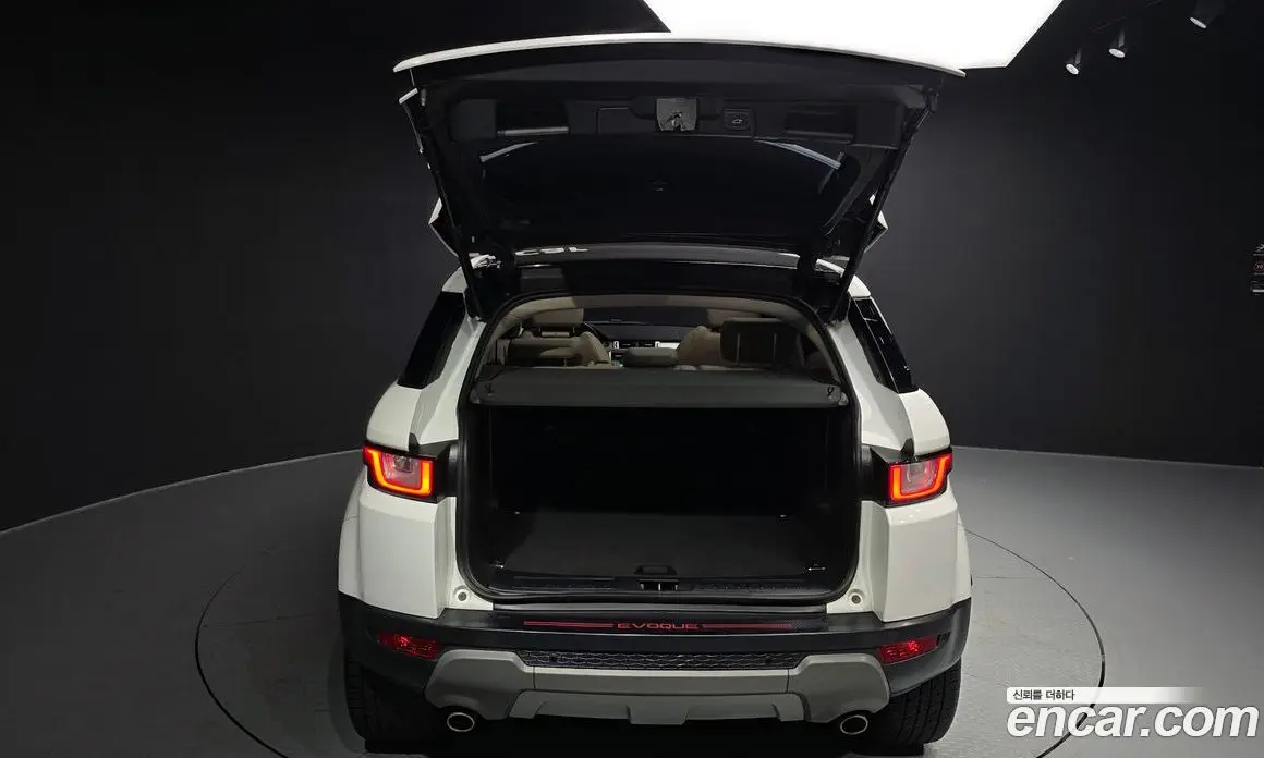 Land Rover Range Rover Evoque 2017 2.0 автомат (гидро), фото 20 Land Rover Range Rover Evoque 2017 2.0 автомат (гидро), фото 20
