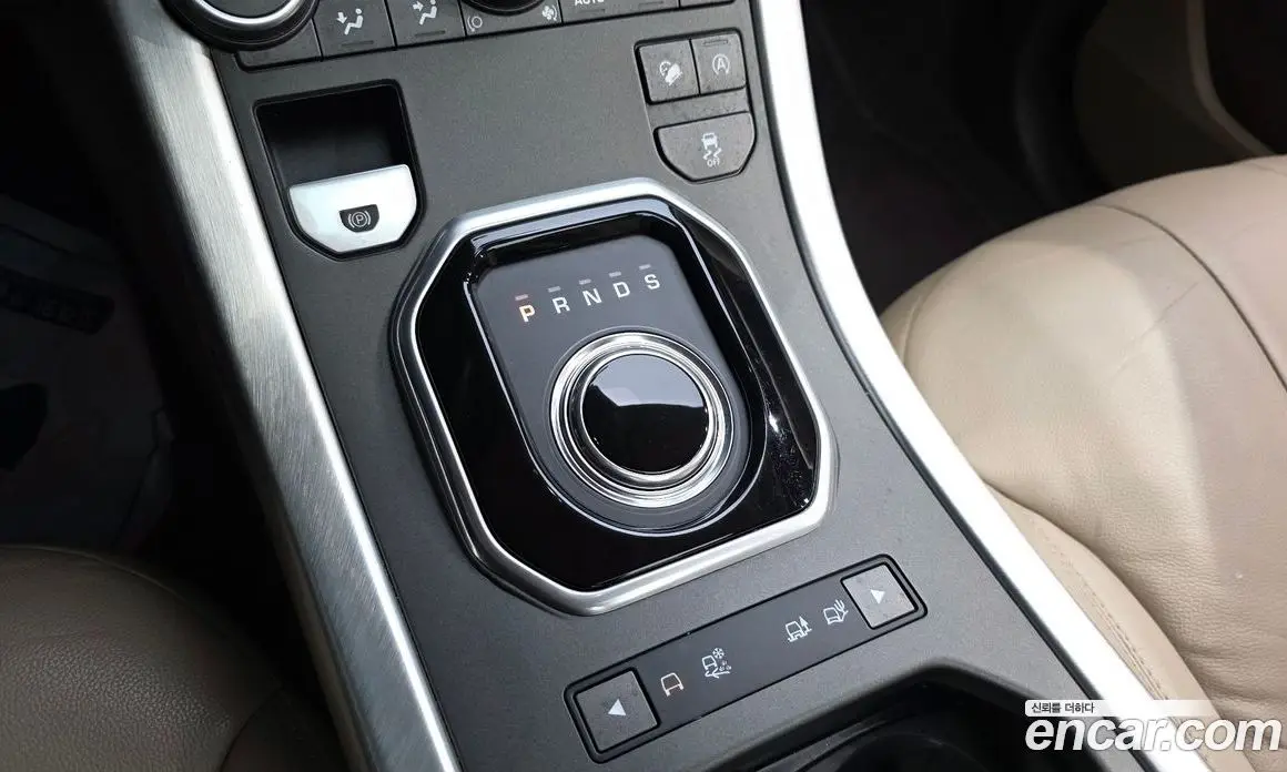 Land Rover Range Rover Evoque 2017 2.0 автомат (гидро), фото 9 Land Rover Range Rover Evoque 2017 2.0 автомат (гидро), фото 9