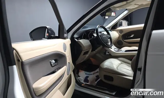 Land Rover Range Rover Evoque 2017 2.0 автомат (гидро), миниатюра 10 Land Rover Range Rover Evoque 2017 2.0 автомат (гидро), миниатюра 10