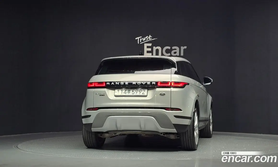 Land Rover Range Rover Evoque 2020 2.0 автомат (гидро), фото 4 Land Rover Range Rover Evoque 2020 2.0 автомат (гидро), фото 4