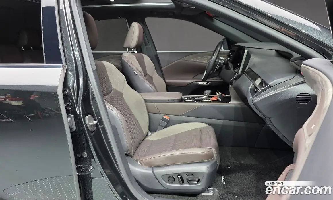 Lexus RX 2024 2.5 автомат (гидро), фото 16