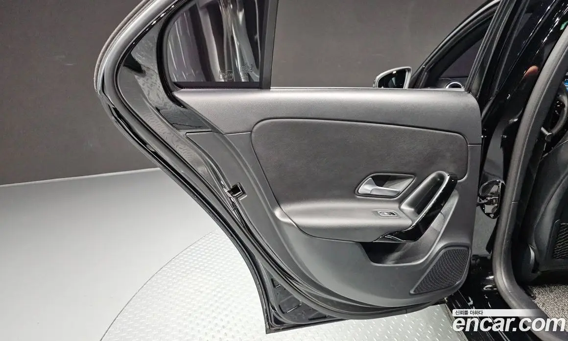 Mercedes-Benz A-Class 2019 2.0 автомат (гидро), фото 15 Mercedes-Benz A-Class 2019 2.0 автомат (гидро), фото 15