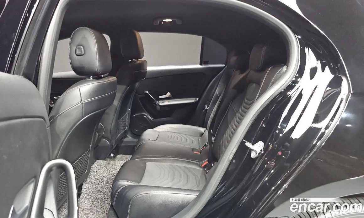 Mercedes-Benz A-Class 2019 2.0 автомат (гидро), фото 16 Mercedes-Benz A-Class 2019 2.0 автомат (гидро), фото 16