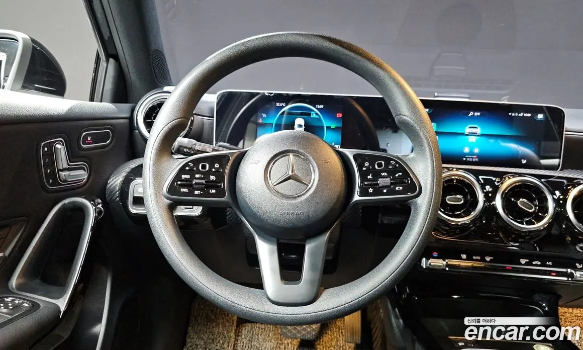Mercedes-Benz A-Class 2019 2.0 автомат (гидро), фото 19 Mercedes-Benz A-Class 2019 2.0 автомат (гидро), фото 19