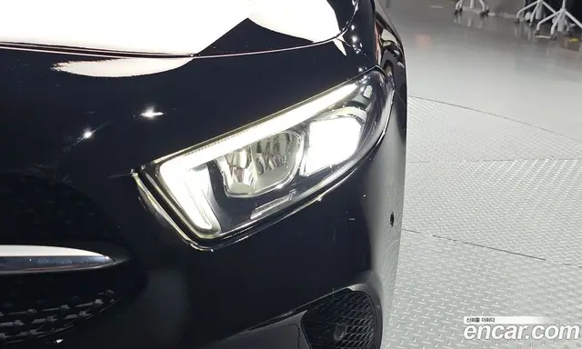 Mercedes-Benz A-Class 2019 2.0 автомат (гидро), миниатюра 8 Mercedes-Benz A-Class 2019 2.0 автомат (гидро), миниатюра 8