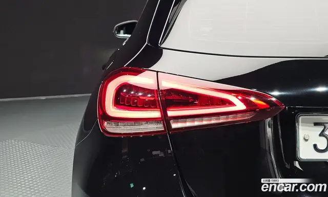 Mercedes-Benz A-Class 2019 2.0 автомат (гидро), миниатюра 9 Mercedes-Benz A-Class 2019 2.0 автомат (гидро), миниатюра 9