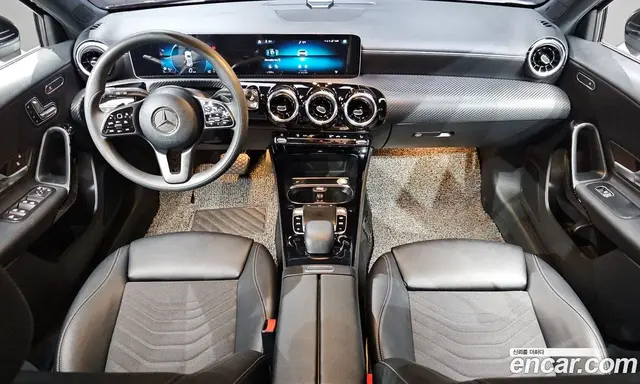 Mercedes-Benz A-Class 2019 2.0 автомат (гидро), миниатюра 10 Mercedes-Benz A-Class 2019 2.0 автомат (гидро), миниатюра 10