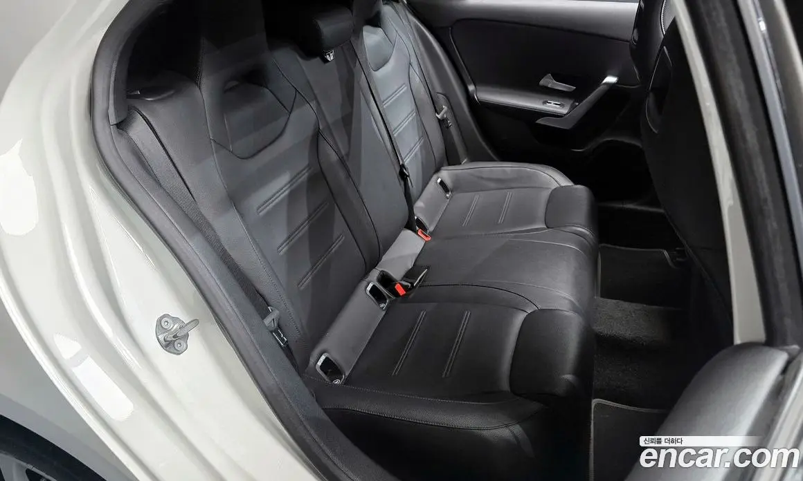 Mercedes-Benz A-Class 2020 2.0 автомат (гидро), фото 17