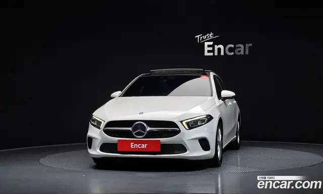 Mercedes-Benz A-Class 2020 2.0 автомат (гидро), миниатюра 3