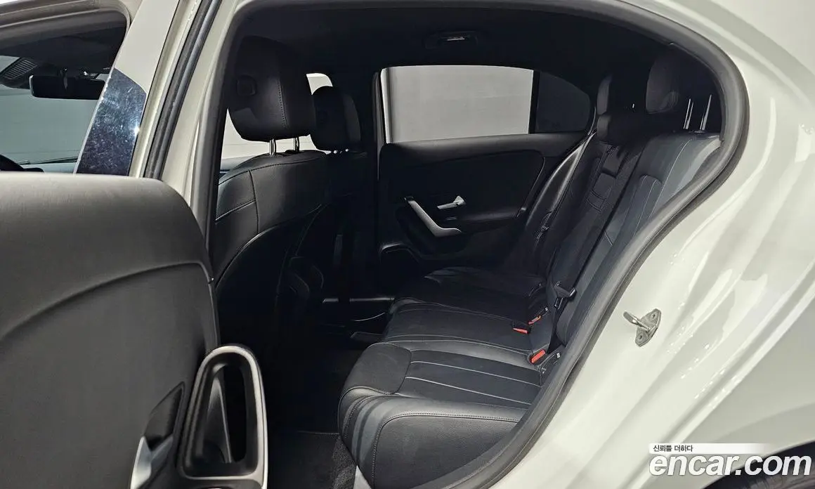 Mercedes-Benz A-Class 2022 2.0 автомат (гидро), фото 18 Mercedes-Benz A-Class 2022 2.0 автомат (гидро), фото 18