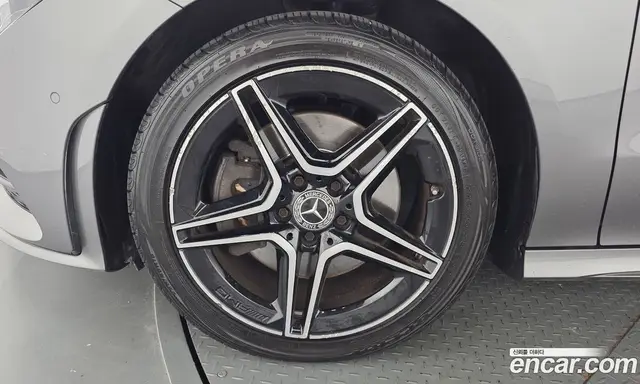 Mercedes-Benz CLA-Class 2021 2.0 автомат (гидро), миниатюра 5 Mercedes-Benz CLA-Class 2021 2.0 автомат (гидро), миниатюра 5