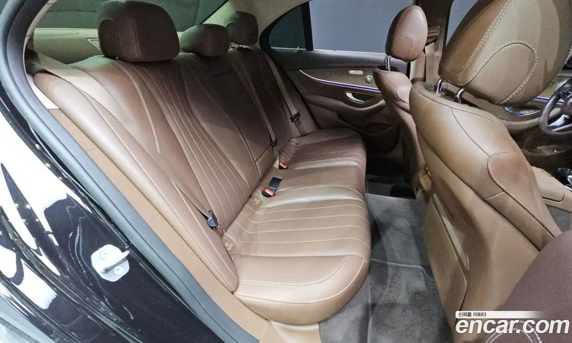 Mercedes-Benz E-Class 2018 2.0 автомат (гидро), фото 16
