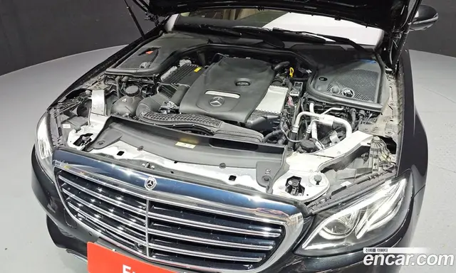 Mercedes-Benz E-Class 2018 2.0 автомат (гидро), миниатюра 6