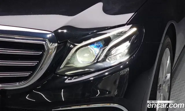 Mercedes-Benz E-Class 2018 2.0 автомат (гидро), миниатюра 8