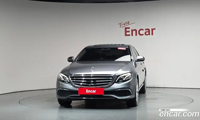 Mercedes-Benz E-Class 2020 2.0 автомат (гидро), миниатюра 2