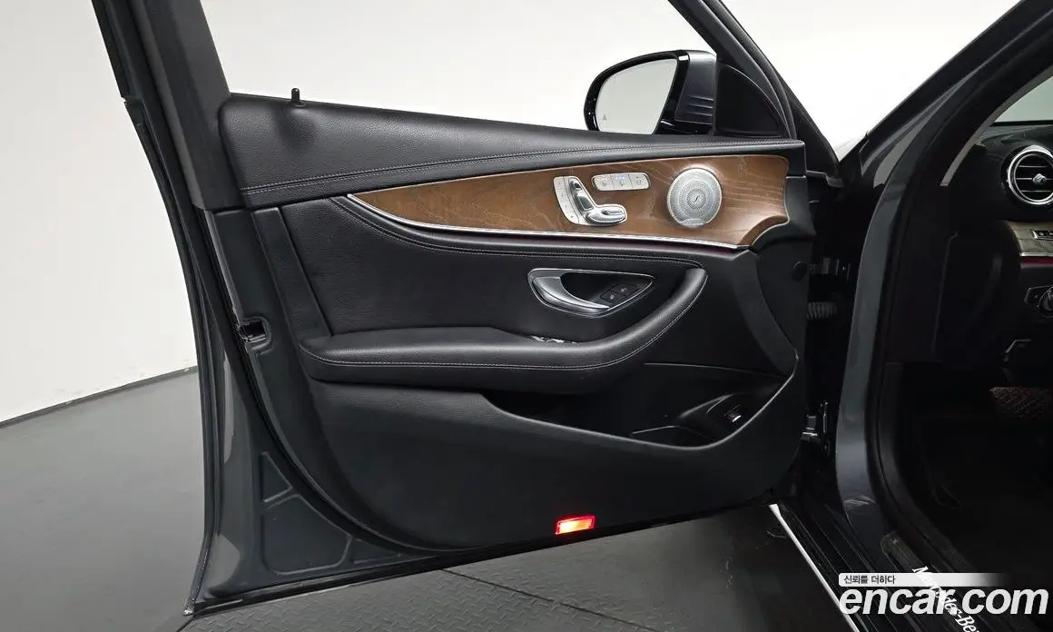 Mercedes-Benz E-Class 2020 2.0 автомат (гидро), фото 13