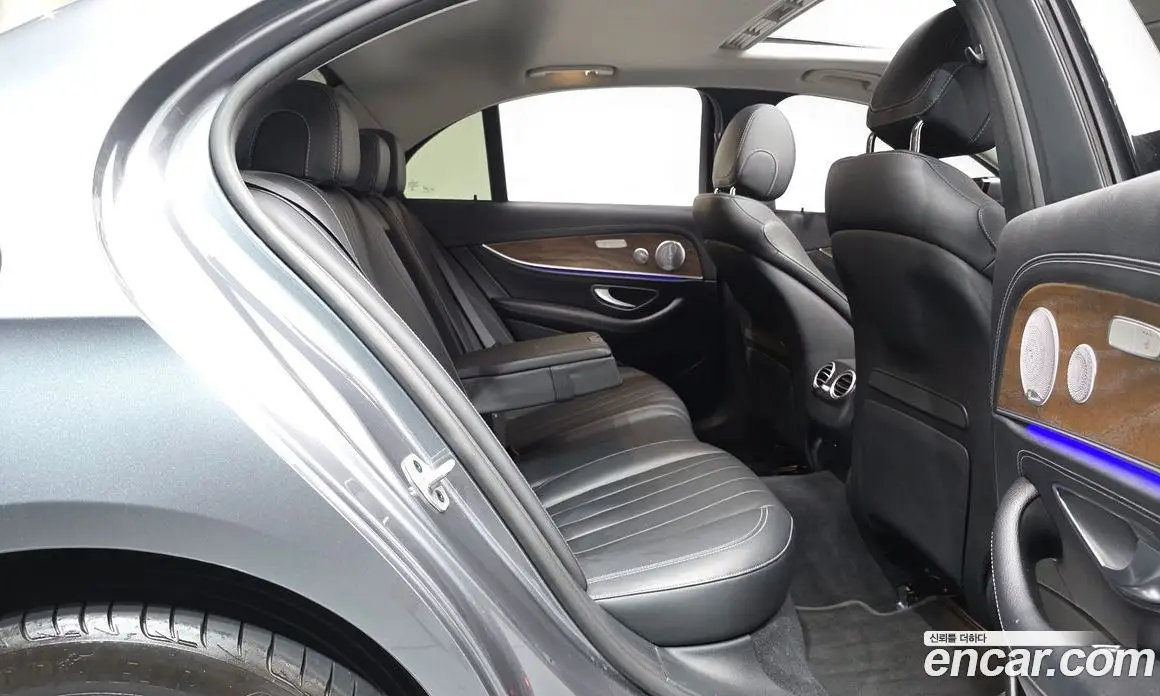 Mercedes-Benz E-Class 2020 2.0 автомат (гидро), фото 16