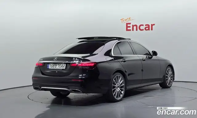 Mercedes-Benz E-Class 2021 2.0 автомат (гидро), миниатюра 2