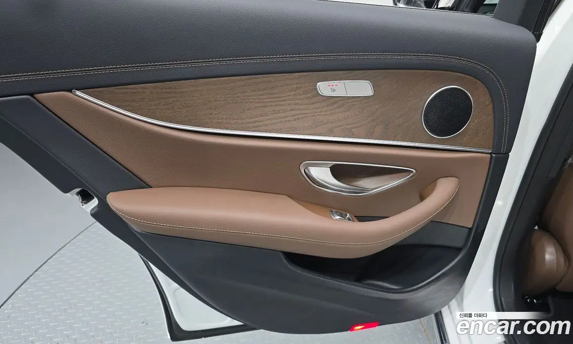 Mercedes-Benz E-Class 2022 2.0 автомат (гидро), фото 15