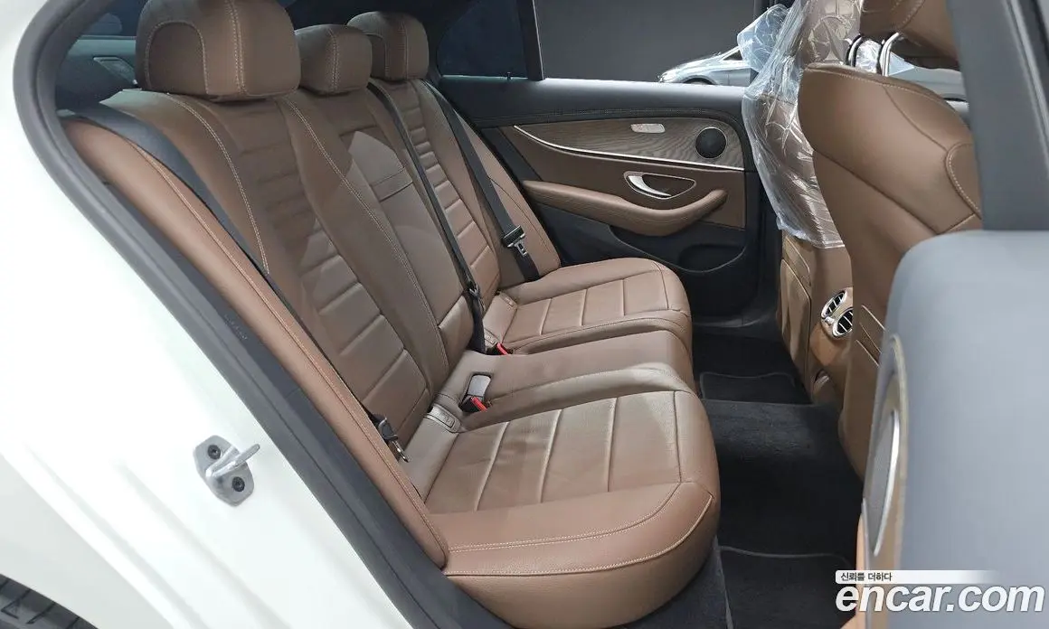 Mercedes-Benz E-Class 2022 2.0 автомат (гидро), фото 17