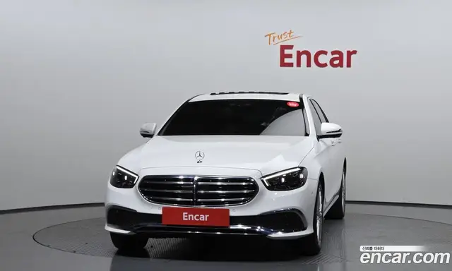 Mercedes-Benz E-Class 2022 2.0 автомат (гидро), миниатюра 3