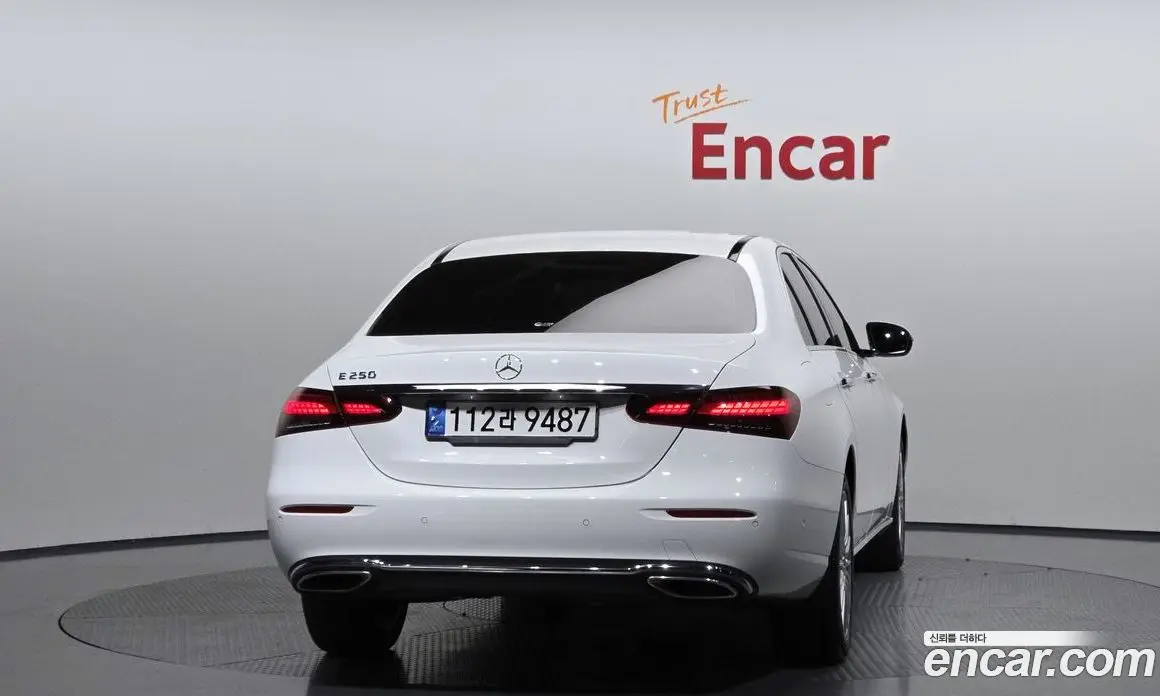 Mercedes-Benz E-Class 2022 2.0 автомат (гидро), фото 4