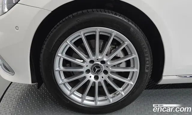 Mercedes-Benz E-Class 2022 2.0 автомат (гидро), миниатюра 5