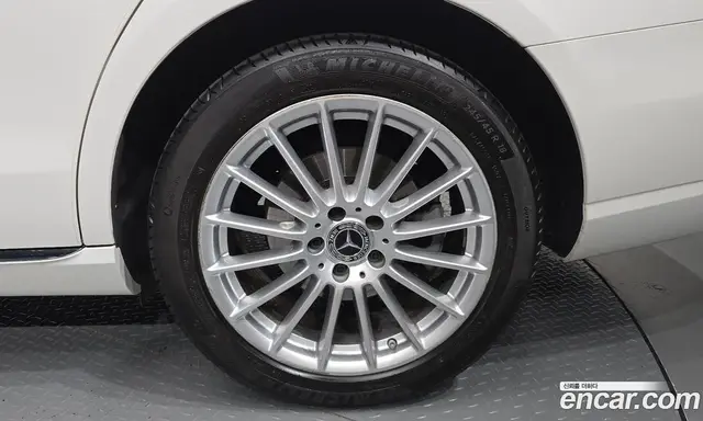 Mercedes-Benz E-Class 2022 2.0 автомат (гидро), миниатюра 7