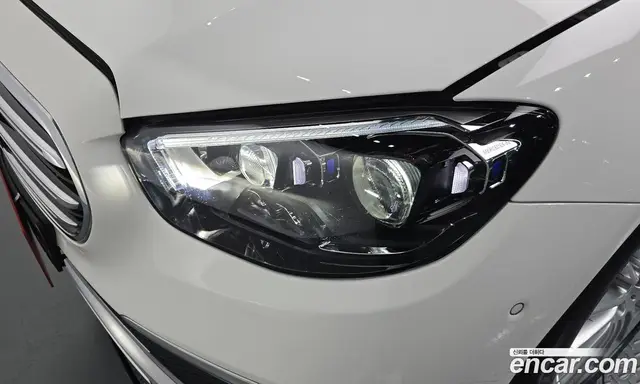 Mercedes-Benz E-Class 2022 2.0 автомат (гидро), миниатюра 8