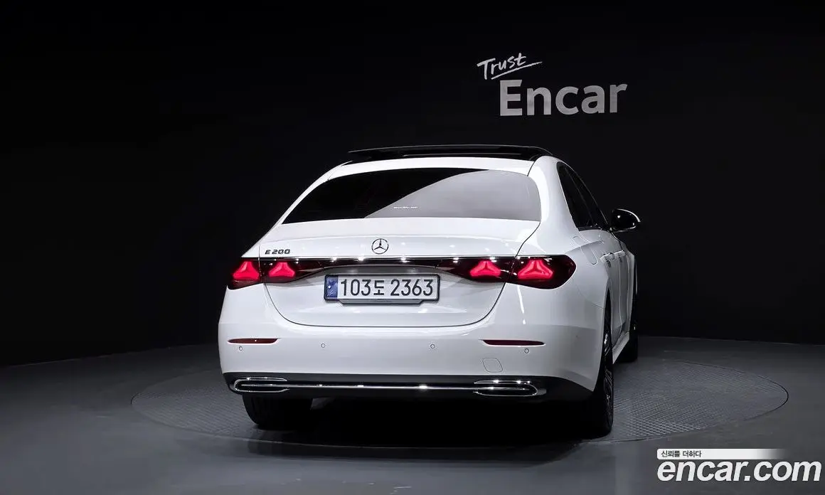Mercedes-Benz E-Class 2024 2.0 автомат (гидро), фото 4