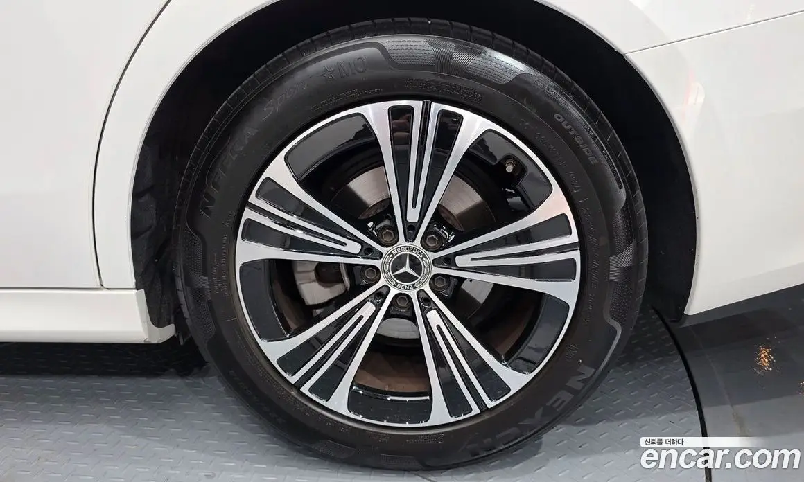 Mercedes-Benz E-Class 2024 2.0 автомат (гидро), фото 7