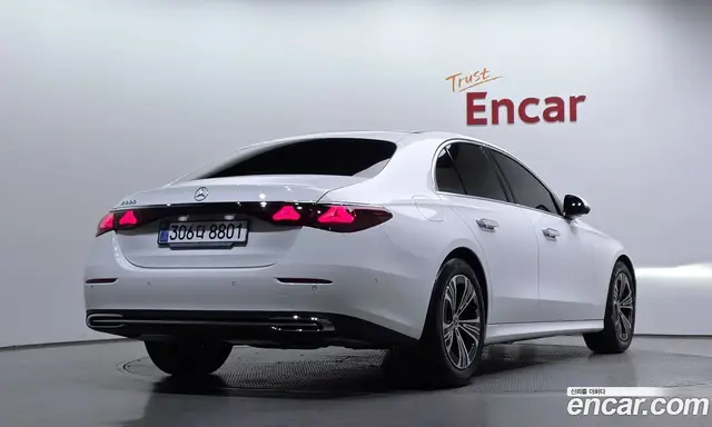 Mercedes-Benz E-Class 2025 2.0 автомат (гидро), миниатюра 2