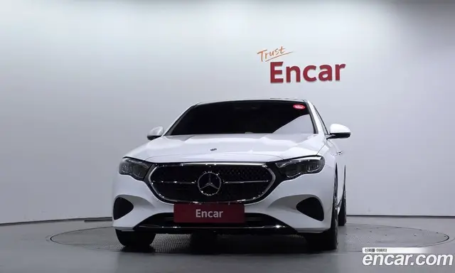 Mercedes-Benz E-Class 2025 2.0 автомат (гидро), миниатюра 3