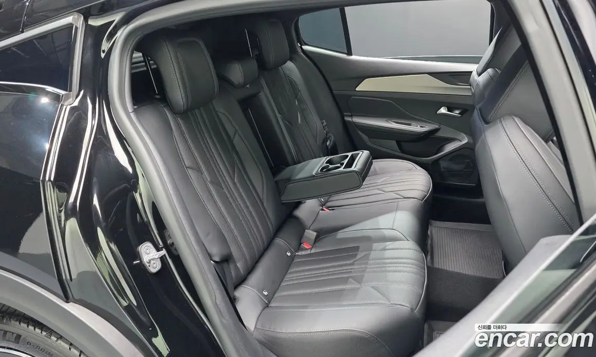 Peugeot 408 2025 1.2 автомат (гидро), фото 17 Peugeot 408 2025 1.2 автомат (гидро), фото 17