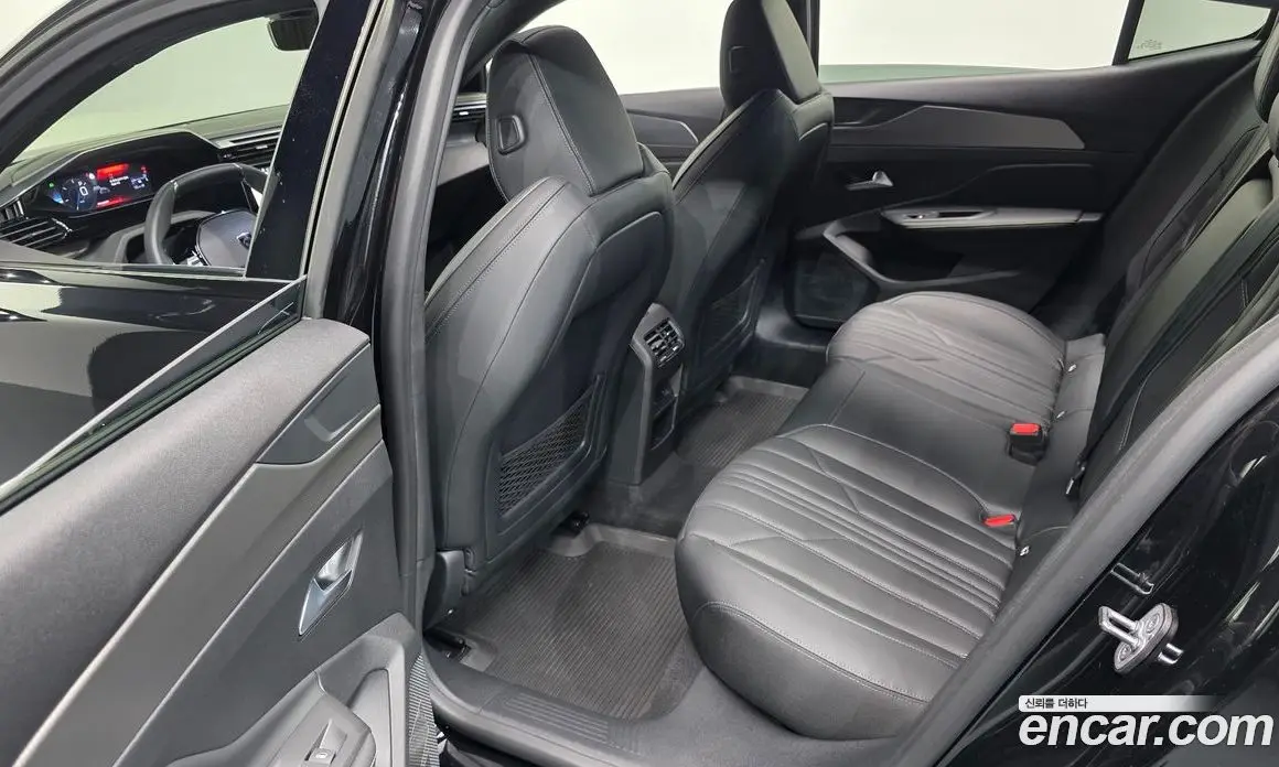 Peugeot 408 2025 1.2 автомат (гидро), фото 18 Peugeot 408 2025 1.2 автомат (гидро), фото 18