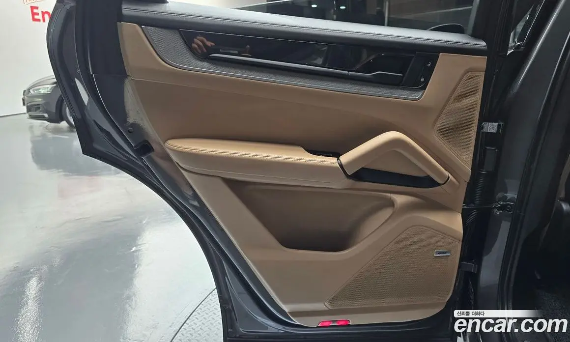 Porsche Cayenne 2024 3.0 автомат (гидро), фото 15