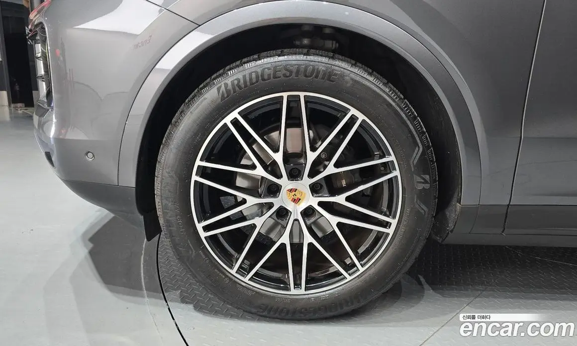 Porsche Cayenne 2024 3.0 автомат (гидро), фото 5