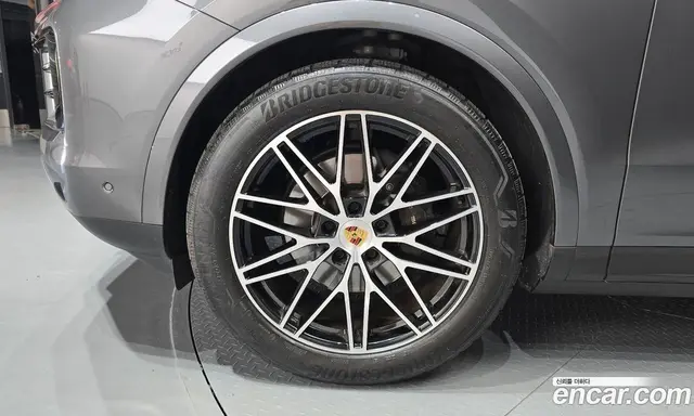 Porsche Cayenne 2024 3.0 автомат (гидро), миниатюра 5