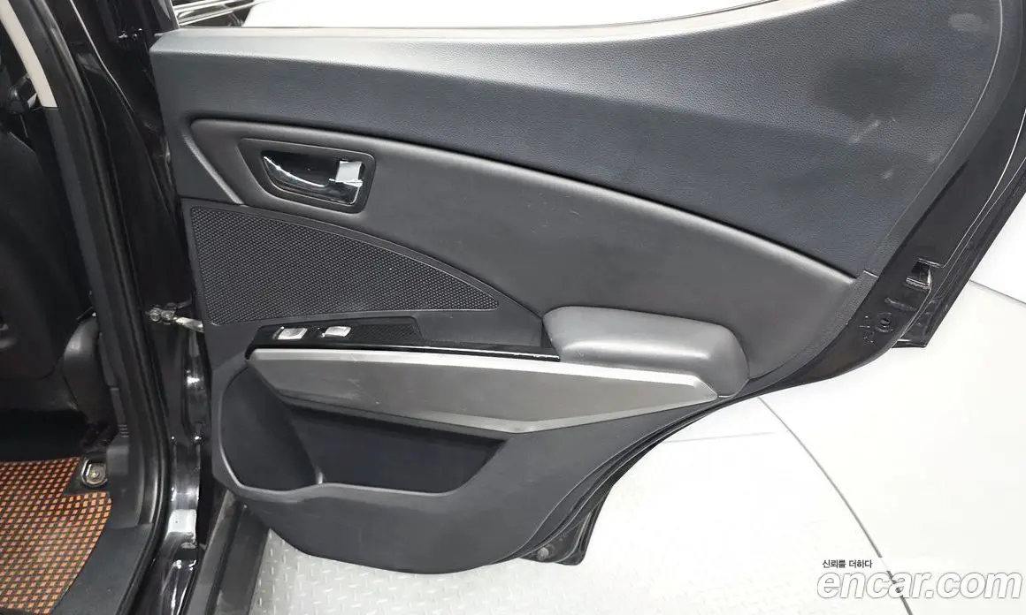 SsangYong TIBOLI 2015 1.6 автомат (гидро), фото 15