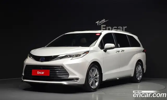 Toyota Sienna 2022 2.5 автомат (гидро), миниатюра 1