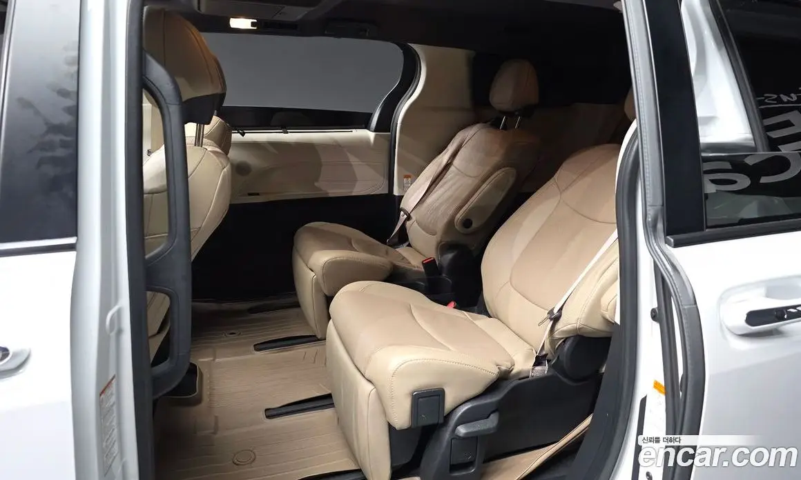 Toyota Sienna 2022 2.5 автомат (гидро), фото 16