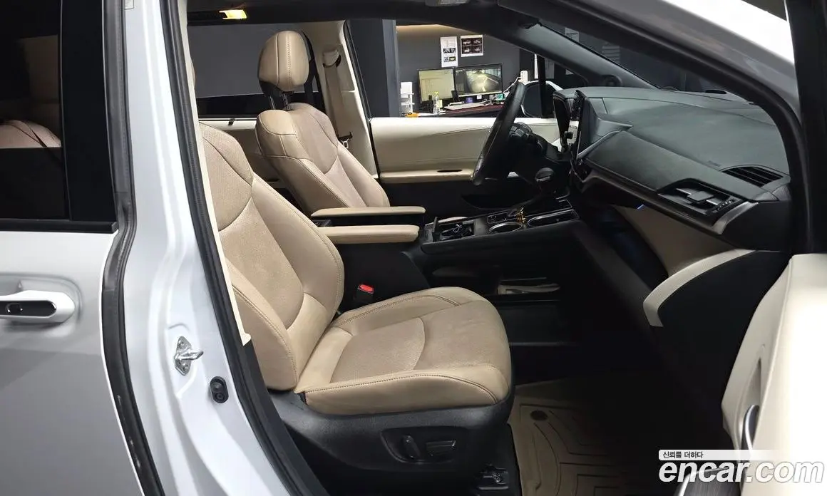 Toyota Sienna 2022 2.5 автомат (гидро), фото 17