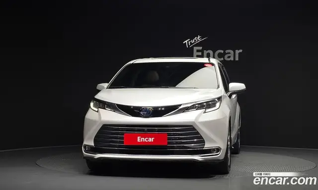 Toyota Sienna 2022 2.5 автомат (гидро), миниатюра 3
