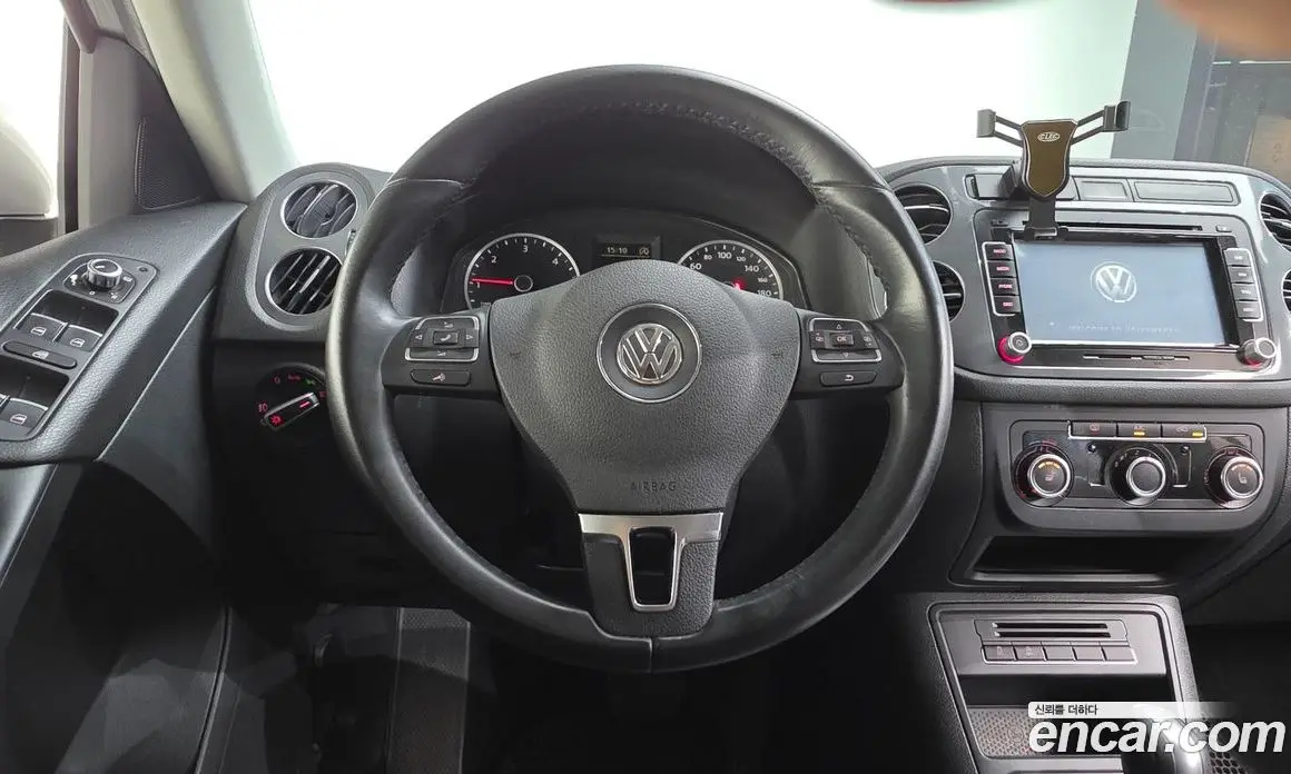 Volkswagen Tiguan 2015 2.0 автомат (гидро), фото 13 Volkswagen Tiguan 2015 2.0 автомат (гидро), фото 13