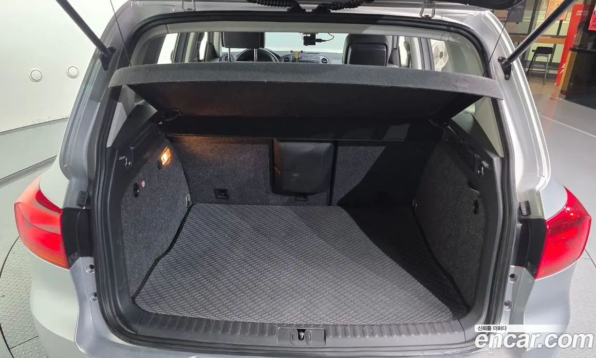 Volkswagen Tiguan 2015 2.0 автомат (гидро), фото 20 Volkswagen Tiguan 2015 2.0 автомат (гидро), фото 20