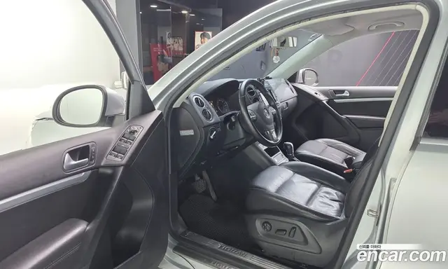 Volkswagen Tiguan 2015 2.0 автомат (гидро), миниатюра 10 Volkswagen Tiguan 2015 2.0 автомат (гидро), миниатюра 10