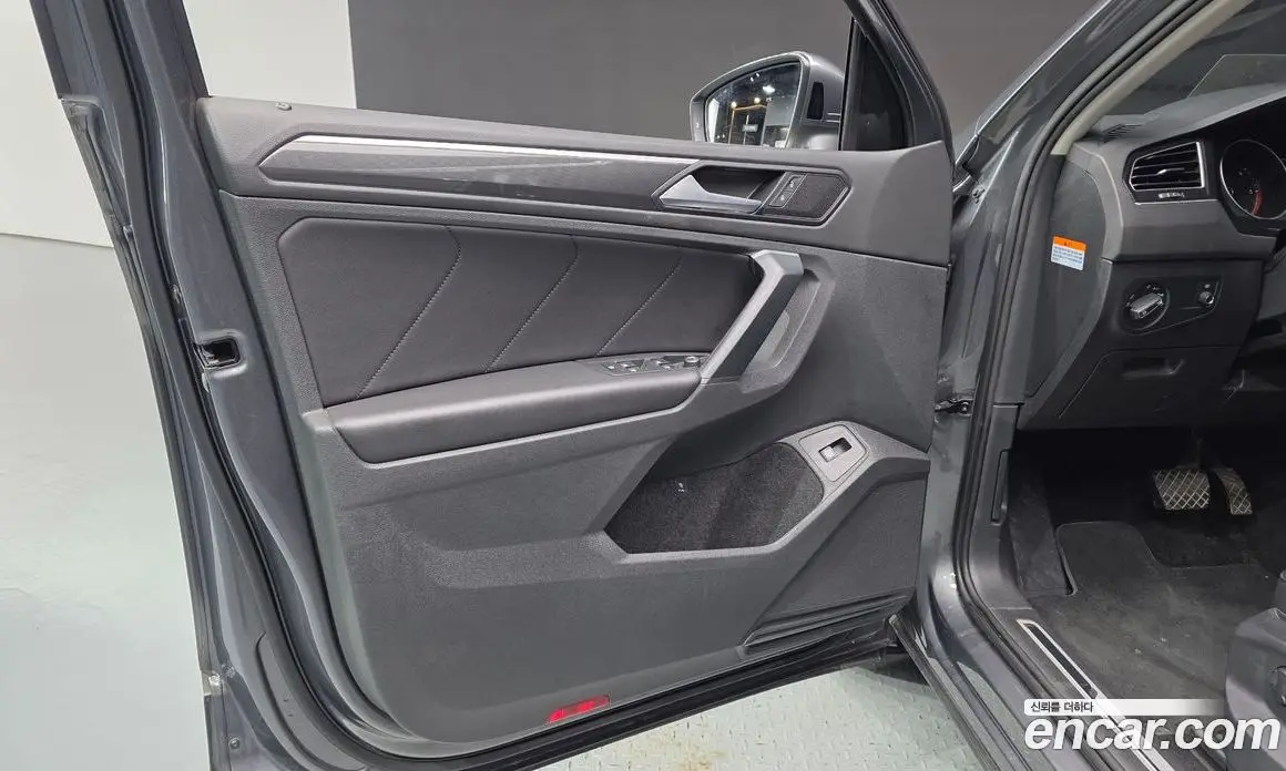 Volkswagen Tiguan 2020 2.0 автомат (гидро), фото 14 Volkswagen Tiguan 2020 2.0 автомат (гидро), фото 14