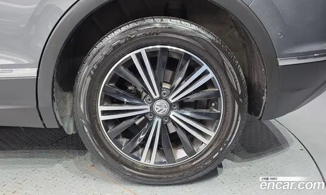 Volkswagen Tiguan 2020 2.0 автомат (гидро), миниатюра 7 Volkswagen Tiguan 2020 2.0 автомат (гидро), миниатюра 7